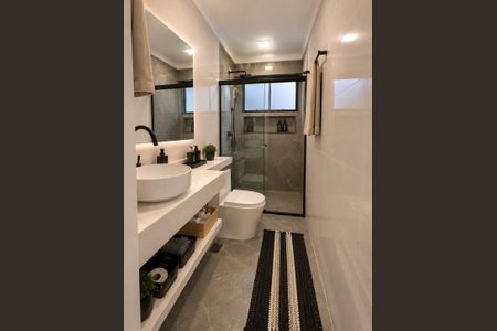 Banheiro de apartamento para alugar com 2 quartos, 49m² em Cristal, Porto Alegre