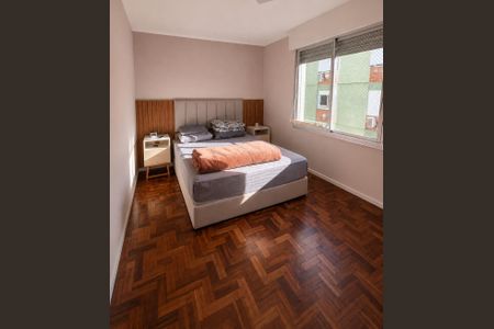 Quarto 1 de apartamento para alugar com 2 quartos, 49m² em Cristal, Porto Alegre