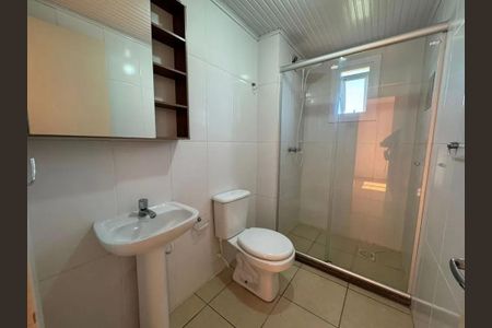 Banheiro de apartamento para alugar com 1 quarto, 41m² em Restinga, Porto Alegre