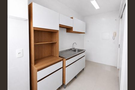 Cozinha de apartamento para alugar com 2 quartos, 49m² em São José, Porto Alegre