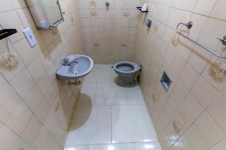 Banheiro de apartamento para alugar com 1 quarto, 65m² em Parque Boturussu, São Paulo