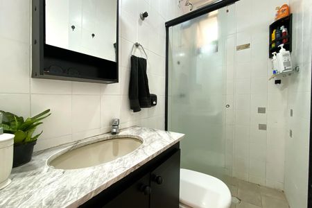 Apartamento à venda com 74m², 3 quartos e 1 vaga Apartamento à venda com 74m², 3 quartos e 1 vagaBanheiro