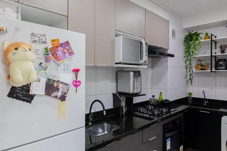Cozinha de apartamento para alugar com 1 quarto, 34m² em Vila Pierina, São Paulo