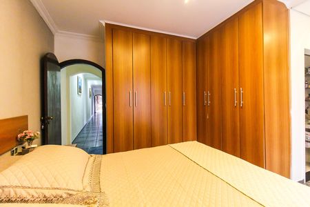 Casa à venda com 220m², 5 quartos e 2 vagas Casa à venda com 220m², 5 quartos e 2 vagasSuíte