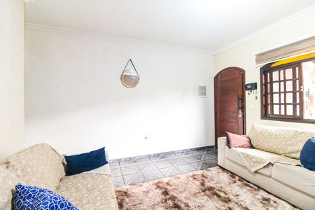 Casa à venda com 220m², 5 quartos e 2 vagas Casa à venda com 220m², 5 quartos e 2 vagasSala