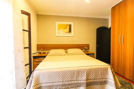 Casa à venda com 220m², 5 quartos e 2 vagas Casa à venda com 220m², 5 quartos e 2 vagasSuíte
