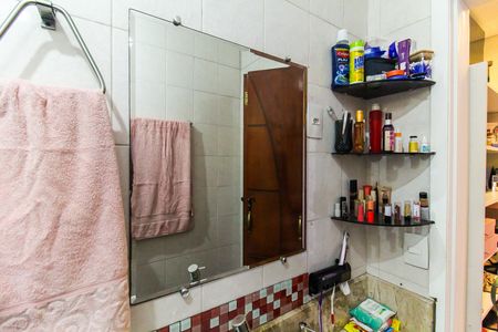 Casa à venda com 220m², 5 quartos e 2 vagas Casa à venda com 220m², 5 quartos e 2 vagasBanheiro da Suíte