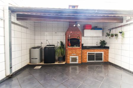 Casa à venda com 220m², 5 quartos e 2 vagas Casa à venda com 220m², 5 quartos e 2 vagasQuintal e Área Gourmet