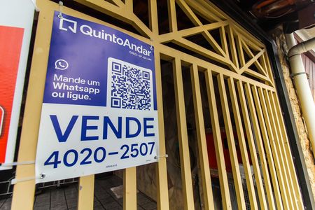 Casa à venda com 220m², 5 quartos e 2 vagas Casa à venda com 220m², 5 quartos e 2 vagasPlaca