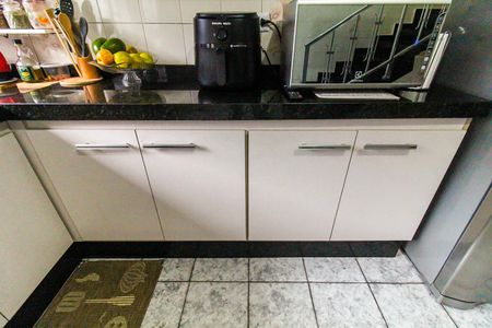Casa à venda com 220m², 5 quartos e 2 vagas Casa à venda com 220m², 5 quartos e 2 vagasCozinha