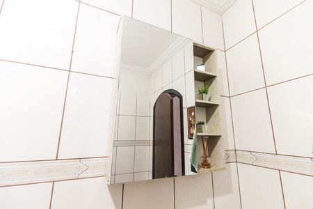 Casa à venda com 220m², 5 quartos e 2 vagas Casa à venda com 220m², 5 quartos e 2 vagasBanheiro 2