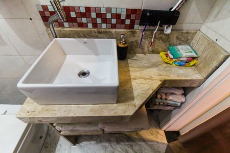 Casa à venda com 220m², 5 quartos e 2 vagas Casa à venda com 220m², 5 quartos e 2 vagasBanheiro da Suíte