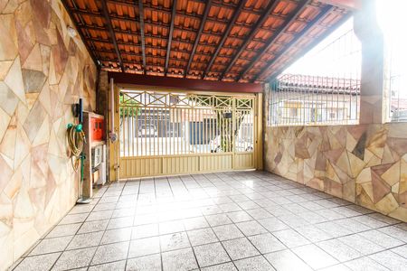 Casa à venda com 220m², 5 quartos e 2 vagas Casa à venda com 220m², 5 quartos e 2 vagasGaragem