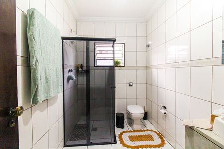 Casa à venda com 220m², 5 quartos e 2 vagas Casa à venda com 220m², 5 quartos e 2 vagasBanheiro 2