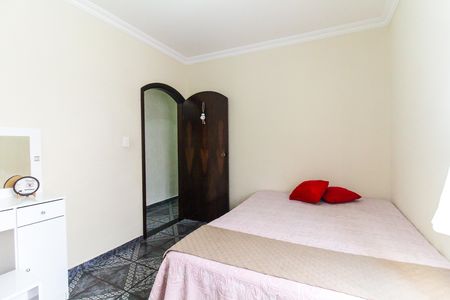 Casa à venda com 220m², 5 quartos e 2 vagas Casa à venda com 220m², 5 quartos e 2 vagasQuarto 2