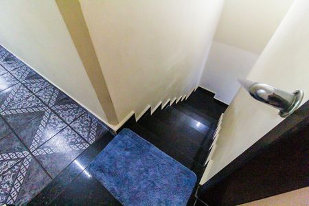 Casa à venda com 220m², 5 quartos e 2 vagas Casa à venda com 220m², 5 quartos e 2 vagasHall