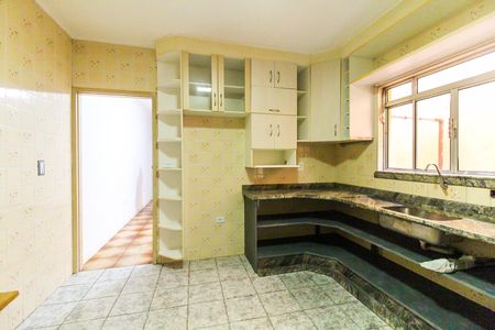 Casa à venda com 220m², 5 quartos e 2 vagas Casa à venda com 220m², 5 quartos e 2 vagasCozinha 2