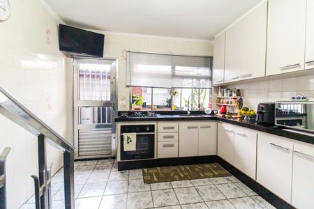 Casa à venda com 220m², 5 quartos e 2 vagas Casa à venda com 220m², 5 quartos e 2 vagasCozinha