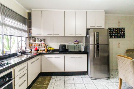 Casa à venda com 220m², 5 quartos e 2 vagas Casa à venda com 220m², 5 quartos e 2 vagasCozinha