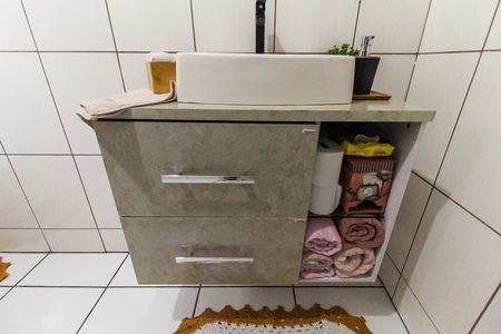 Casa à venda com 220m², 5 quartos e 2 vagas Casa à venda com 220m², 5 quartos e 2 vagasBanheiro 2