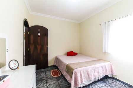 Casa à venda com 220m², 5 quartos e 2 vagas Casa à venda com 220m², 5 quartos e 2 vagasQuarto 2