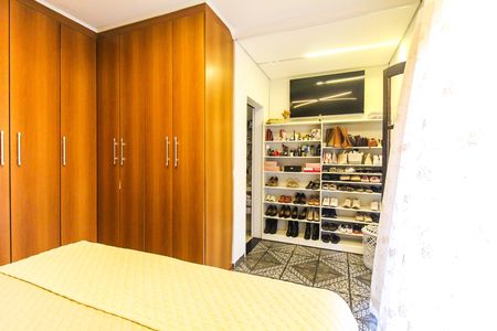 Casa à venda com 220m², 5 quartos e 2 vagas Casa à venda com 220m², 5 quartos e 2 vagasSuíte