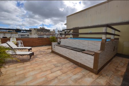 Casa à venda com 272m², 3 quartos e 2 vagasVaranda gourmet e Piscina