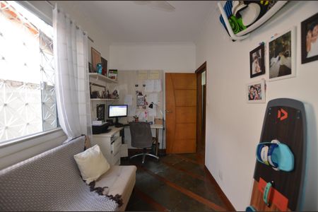 Casa à venda com 272m², 3 quartos e 2 vagasQuarto 3