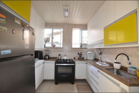 Casa à venda com 272m², 3 quartos e 2 vagasCozinha