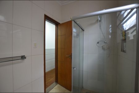 Casa à venda com 272m², 3 quartos e 2 vagasBanheiro Social