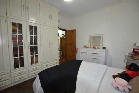Casa à venda com 272m², 3 quartos e 2 vagasQuarto 2