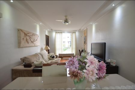 Casa à venda com 272m², 3 quartos e 2 vagasSala