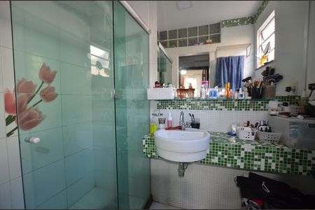 Casa à venda com 272m², 3 quartos e 2 vagasBanheiro da Suíte
