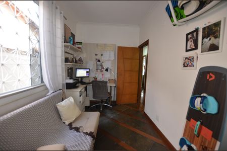 Casa à venda com 272m², 3 quartos e 2 vagasQuarto 3