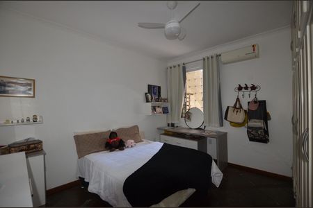 Casa à venda com 272m², 3 quartos e 2 vagasQuarto 2