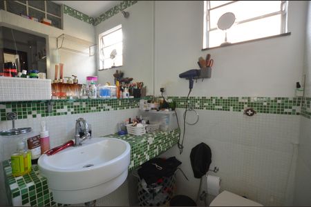Casa à venda com 272m², 3 quartos e 2 vagasBanheiro da Suíte
