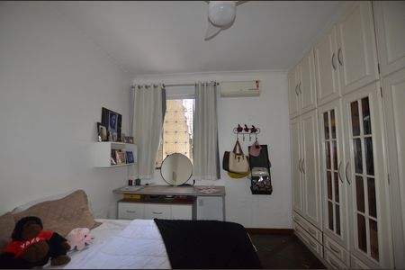 Casa à venda com 272m², 3 quartos e 2 vagasQuarto 2