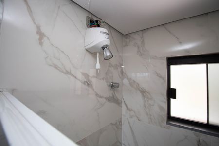 Banheiro de apartamento para alugar com 1 quarto, 65m² em Colônia Agrícola Vereda da Cruz, Brasília