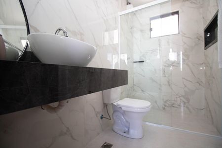 Banheiro de apartamento para alugar com 1 quarto, 65m² em Colônia Agrícola Vereda da Cruz, Brasília