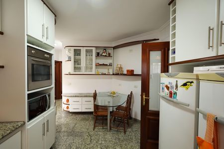 Casa para alugar com 399m², 4 quartos e 4 vagas Casa para alugar com 399m², 4 quartos e 4 vagasCozinha