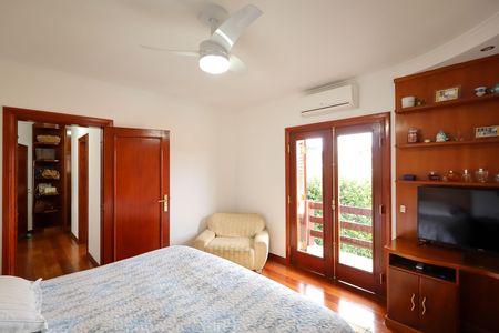 Casa para alugar com 399m², 4 quartos e 4 vagas Casa para alugar com 399m², 4 quartos e 4 vagasQuarto 1 suíte