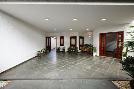 Casa para alugar com 399m², 4 quartos e 4 vagas Casa para alugar com 399m², 4 quartos e 4 vagasGaragem