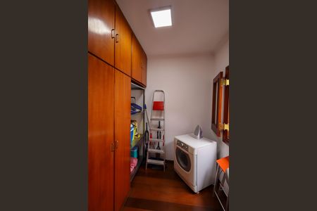 Casa para alugar com 399m², 4 quartos e 4 vagas Casa para alugar com 399m², 4 quartos e 4 vagasQuarto de Serviço