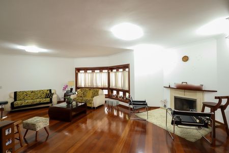 Casa para alugar com 399m², 4 quartos e 4 vagas Casa para alugar com 399m², 4 quartos e 4 vagasSala de estar