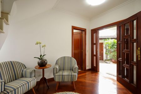 Casa para alugar com 399m², 4 quartos e 4 vagas Casa para alugar com 399m², 4 quartos e 4 vagasHall de entrada