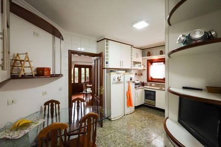 Casa para alugar com 399m², 4 quartos e 4 vagas Casa para alugar com 399m², 4 quartos e 4 vagasCozinha