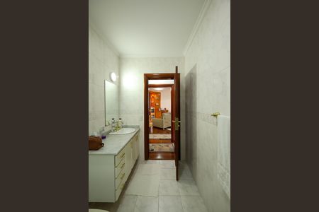Casa para alugar com 399m², 4 quartos e 4 vagas Casa para alugar com 399m², 4 quartos e 4 vagasBanheiro Social