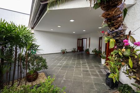Casa para alugar com 399m², 4 quartos e 4 vagas Casa para alugar com 399m², 4 quartos e 4 vagasGaragem