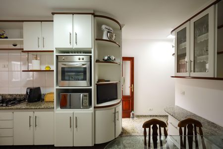 Casa para alugar com 399m², 4 quartos e 4 vagas Casa para alugar com 399m², 4 quartos e 4 vagasCozinha