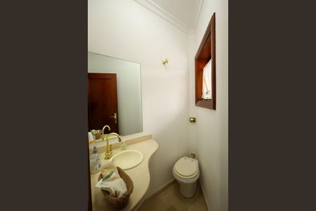 Casa para alugar com 399m², 4 quartos e 4 vagas Casa para alugar com 399m², 4 quartos e 4 vagasLavabo